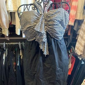 Size small maternity dress. Black and white.